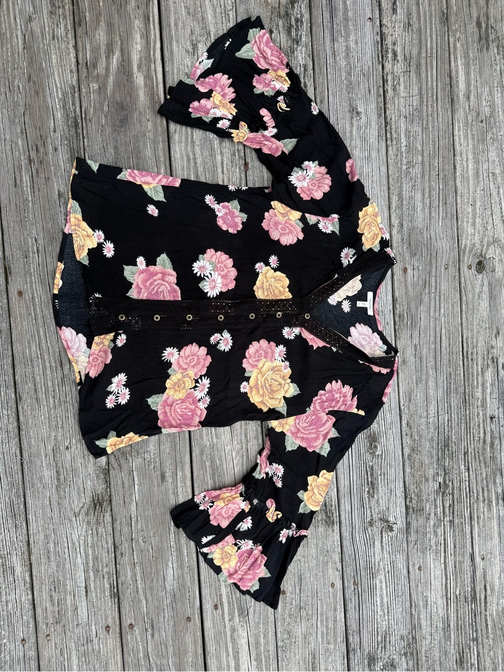 Maurices Black Floral Button-Front Long Sleeve Top
